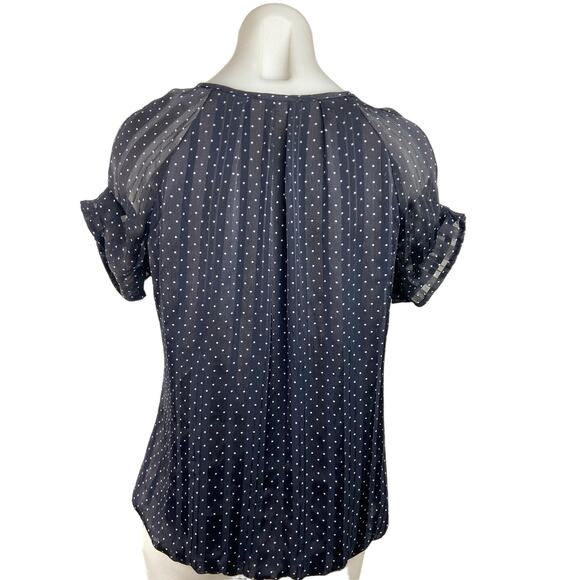 Roz & Ali Women's Blue Polka Dot Short Sleeve Scoop Neck Pleated Blouse Top Sz M - Picture 2 of 5